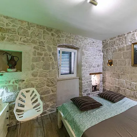 Lovely Apartment In Slatine With Wifi Apartment Slatine
