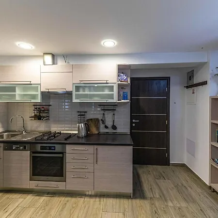 Lovely Apartment In Slatine With Wifi *
