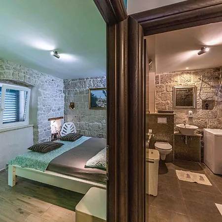 Lovely Apartment In Slatine With Wifi Apartment *